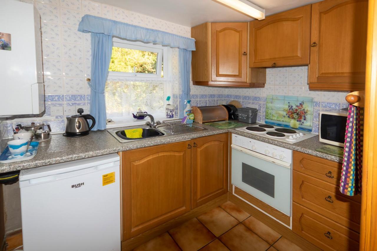 Rosebud Cottage Romantic Cottage For A Couple Fishguard Exterior photo